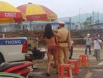 Co gai lot vay truoc mat CSGT: Chi bi nhac nho, khuyen bao hinh anh