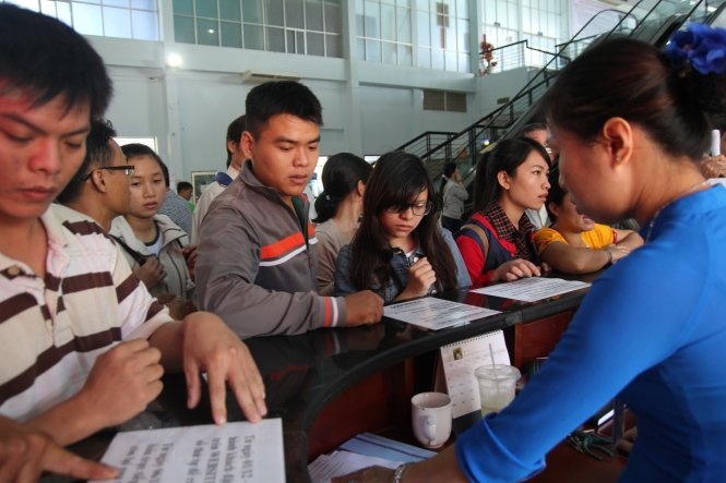 Nhieu tuyen het sach ve tau Tet sau mot gio mo mang hinh anh