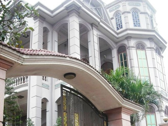 'Lang dai gia' khien nha giau thanh pho cung ne trong hinh anh