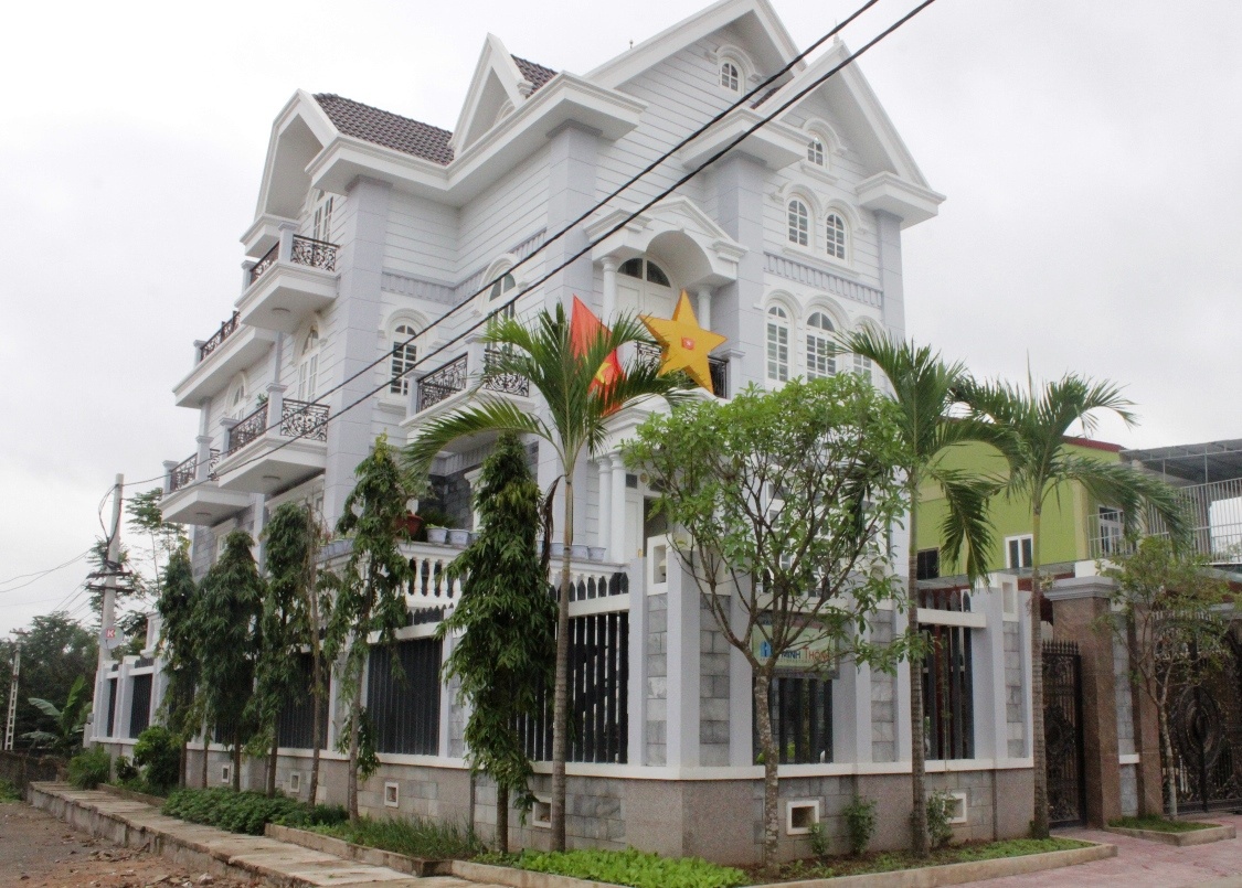 Những ngôi biệt thự lộng lẫy như thế này ở Diễn Tháp không phải là hiếm.