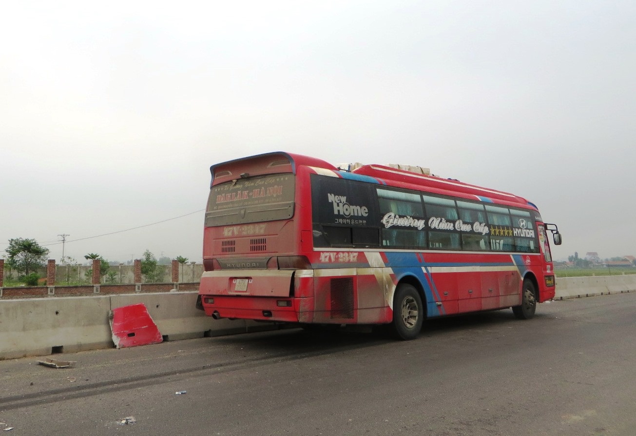 Cu ba 70 bi xe giuong nam can tu vong hinh anh