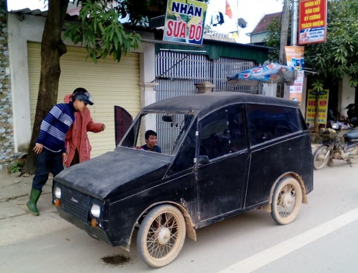 Tho sua xe 'Hai lua' che oto cho con di hoc hinh anh