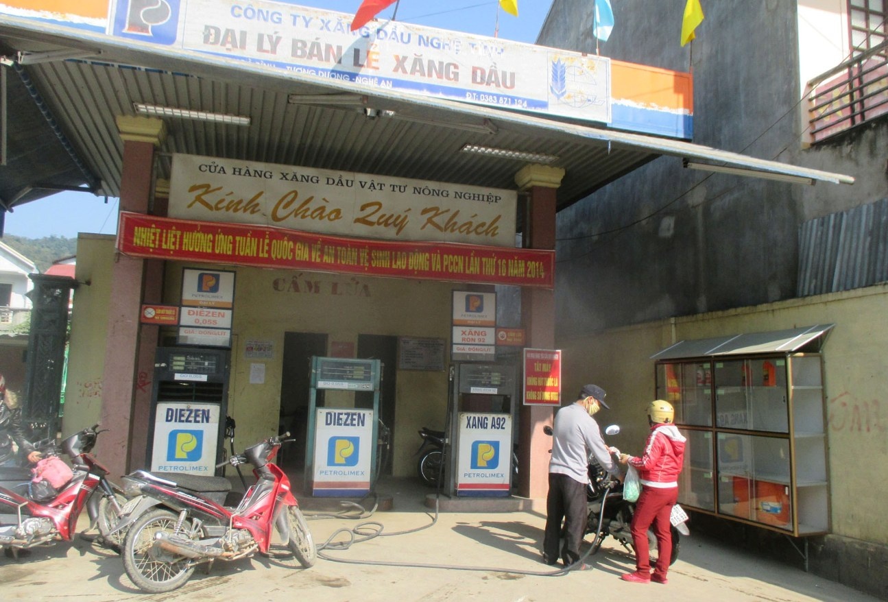 Nganh chuc nang Nghe An noi gi vu cay xang ngung ban? hinh anh