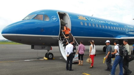 Ha Noi cam lanh dao di nuoc ngoai bang tien doanh nghiep hinh anh