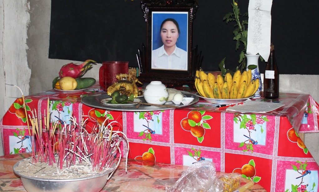 Di ảnh của chị Vân được gia đình lập vội..