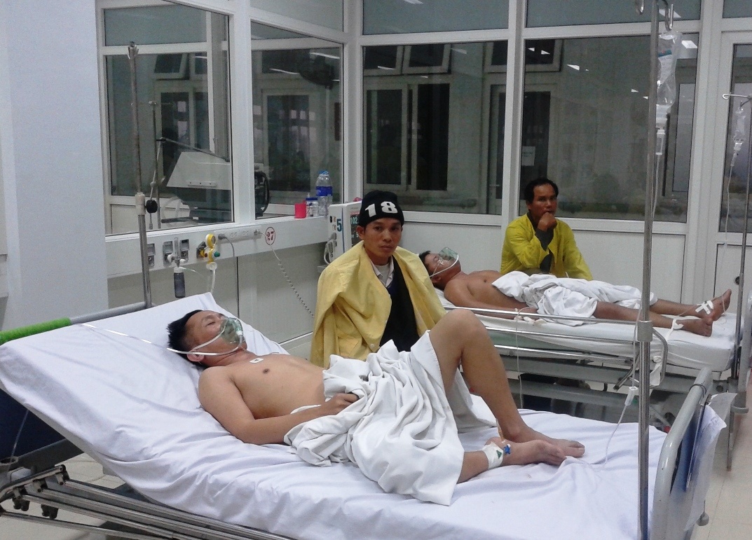 Các nạn nhân vẫn đang được theo dõi, điều trị tại bệnh viện đa khoa tỉnh Nghệ An.