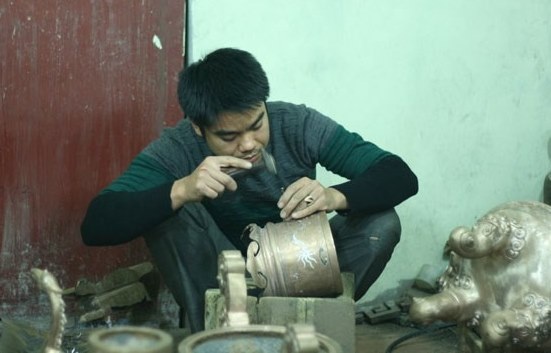 Nghệ nhân” Nguyễn Ngọc Sơn thả hồn vào từng sản phẩm.