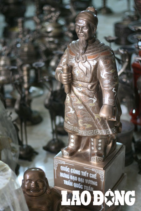 Đồng ngũ sắc đang là điểm nhấn trong dòng sản phẩm đồng thời hiện đại..