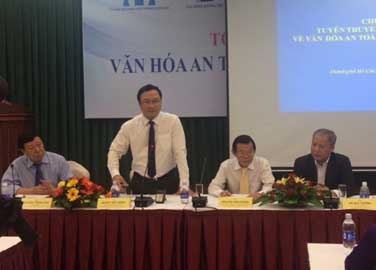 Ông Khuất Việt Hùng - PCT Ủy ban ATGT Quốc gia tại buổi tọa đàm.