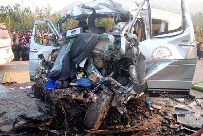 Chuyen di an cuoi dai hoa cua gia dinh co dau hinh anh