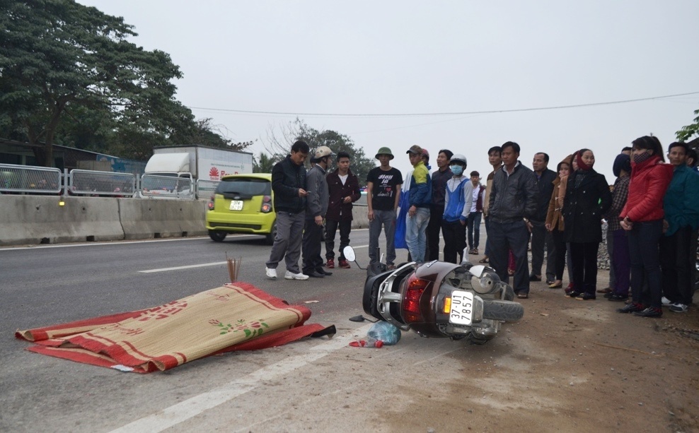 Hiện trường vụ tai nạn thương tâm.