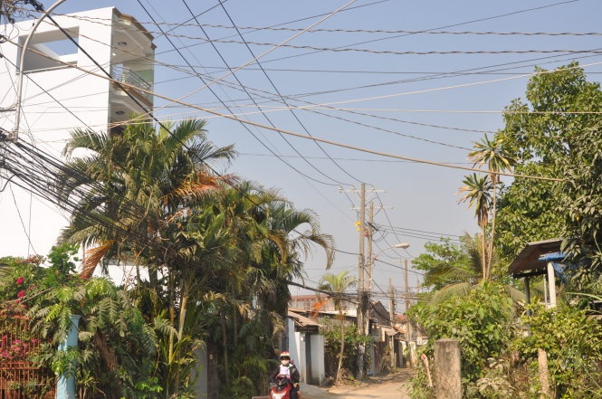 Một trong những căn nhà ba tầng hợp pháp đầu tiên trên Ấp Doi.