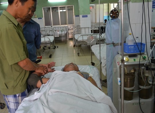 Thieu nien 14 tuoi bong mat do dot phao hinh anh