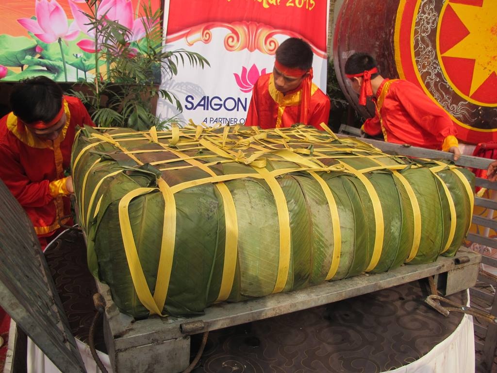 Cap banh chung 700 kg hinh anh