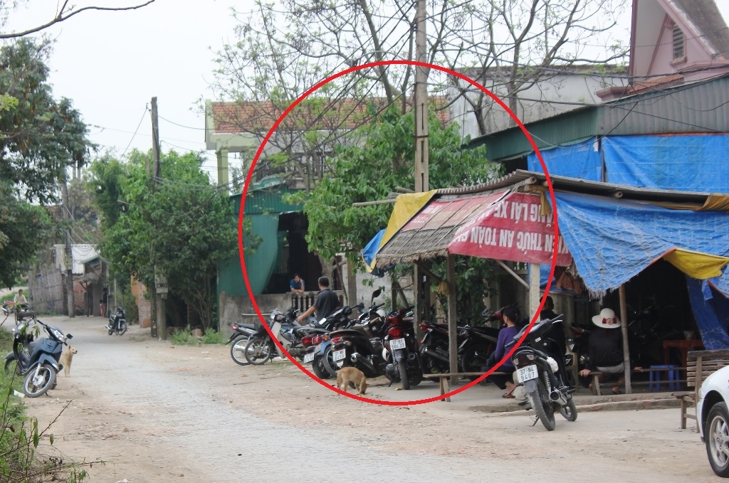 Ngôi nhà nơi xảy ra án mạng đau lòng. Chiều 28/2, gia đình đã đưa tiễn ông Nguyên về nơi an nghỉ cuối cùng.