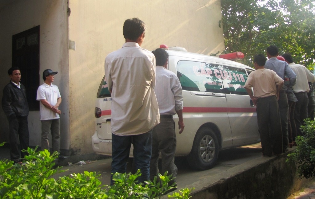 Sau cuộc đối thoại với bệnh viện, gia đình đã đồng ý đưa bệnh nhân về mai táng.