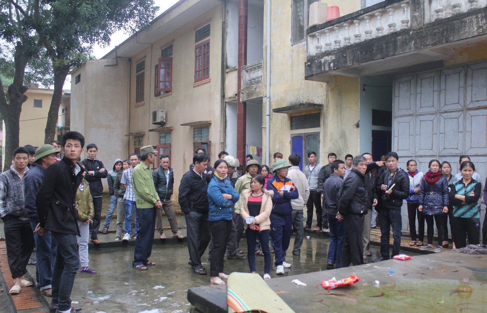 Cach chuc bac si trong vu me con san phu tu vong hinh anh