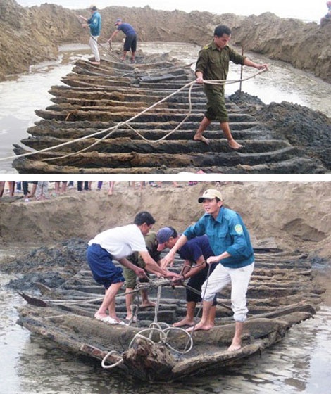 Lực lượng chức năng trục vớt con tàu.