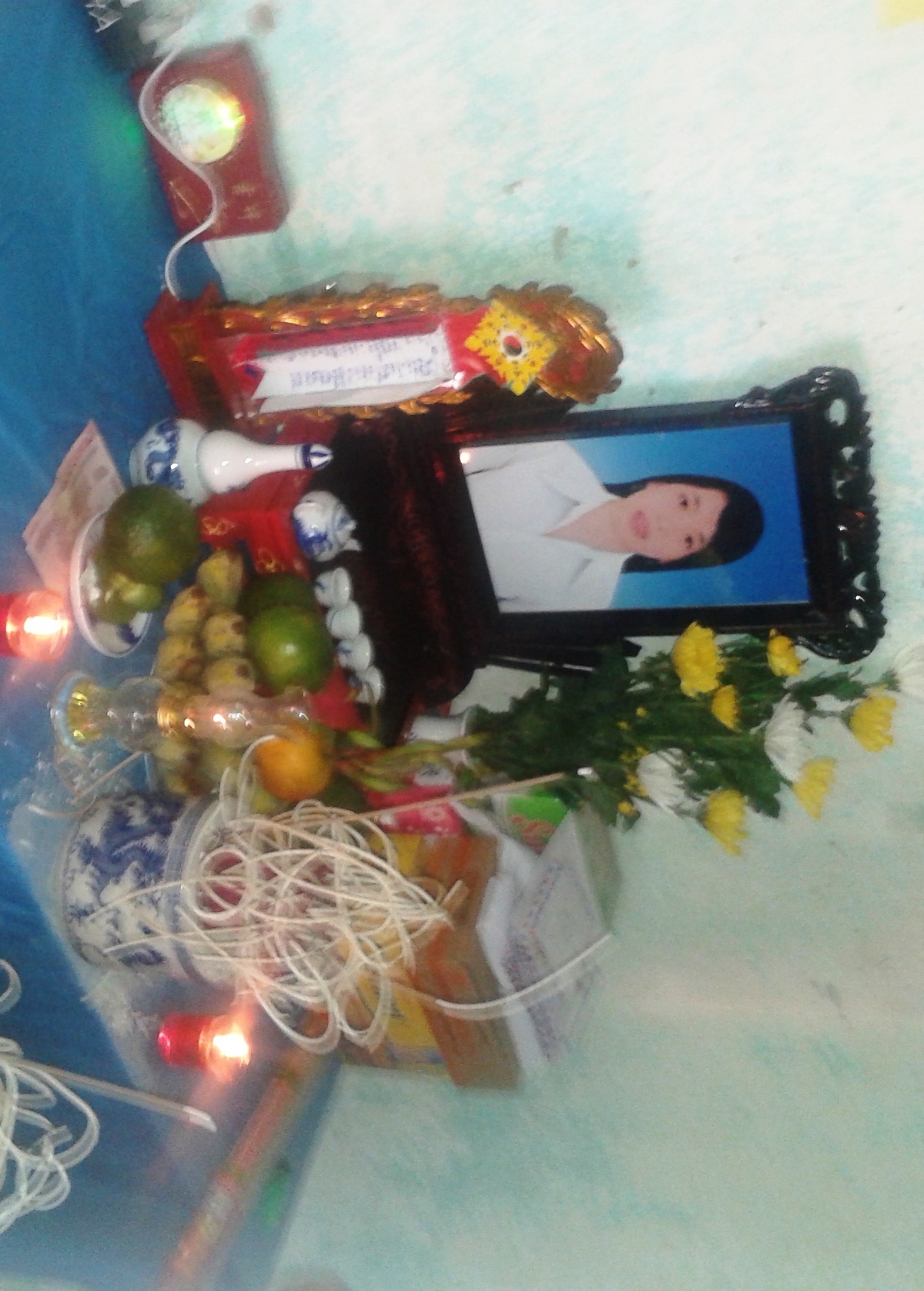 Co dau 9X tu tu sau hai lan cai va voi chong hinh anh