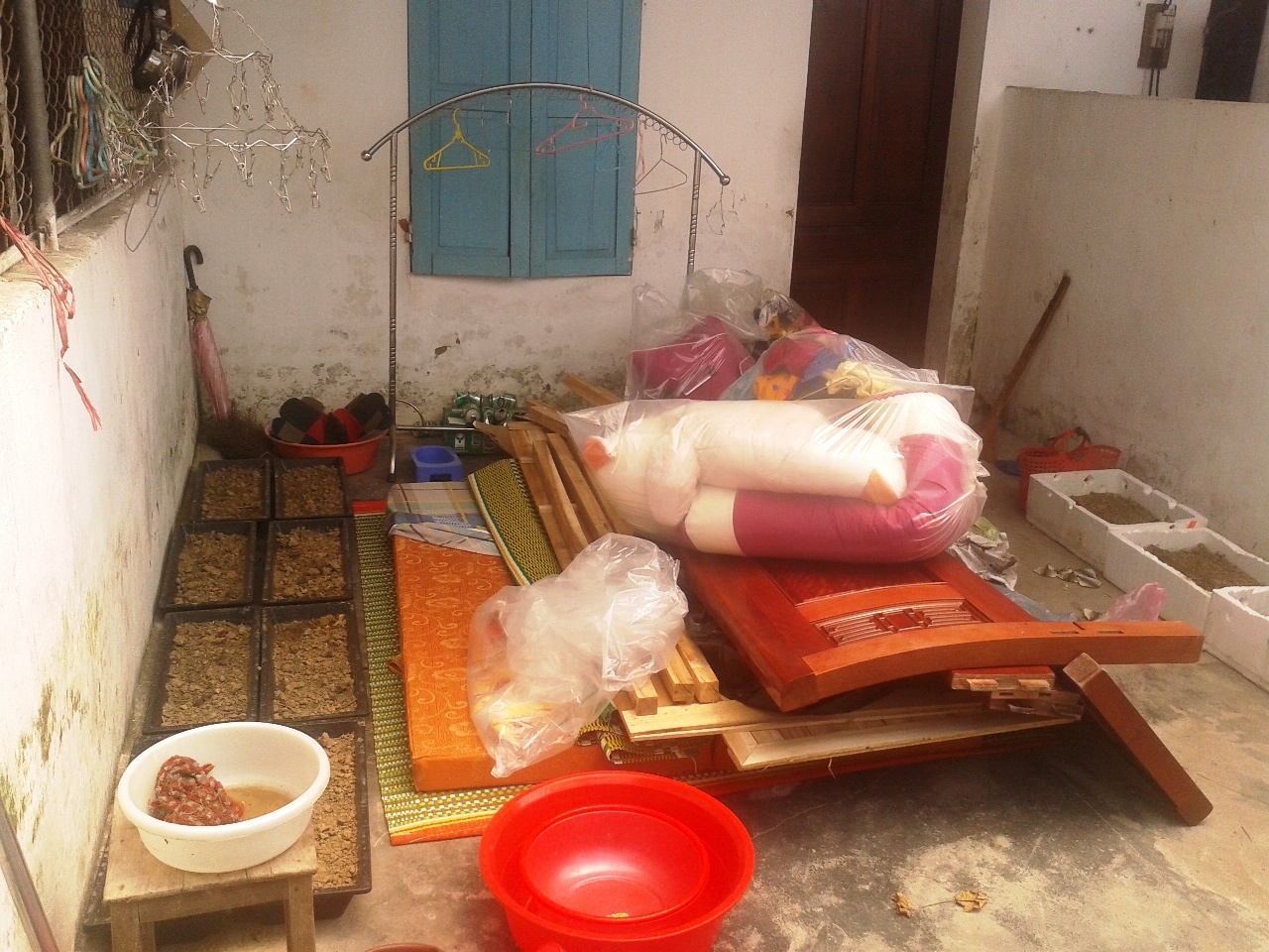 Ngôi nhà mà vợ chồng anh Thịnh sinh sống, nơi xảy ra vụ tự tử. Ảnh: Nam An.