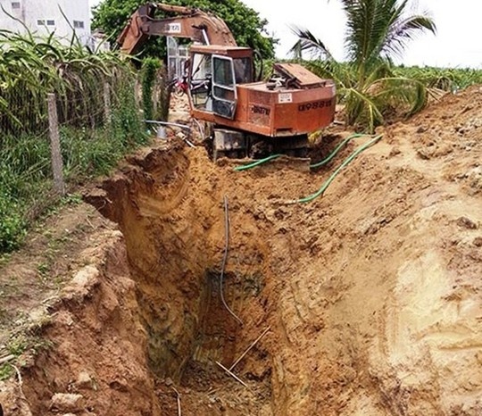 Sat lo dat khi lap ong dan nuoc, 2 nguoi chet hinh anh