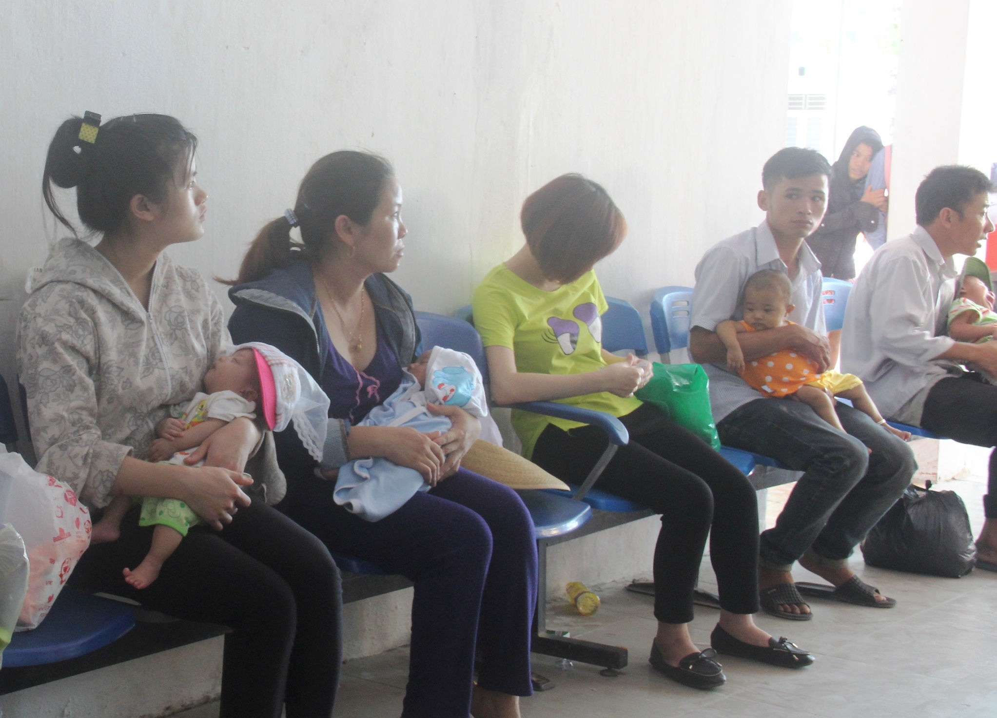 Chao lua mien Trung trong cai nong 40 do C hinh anh