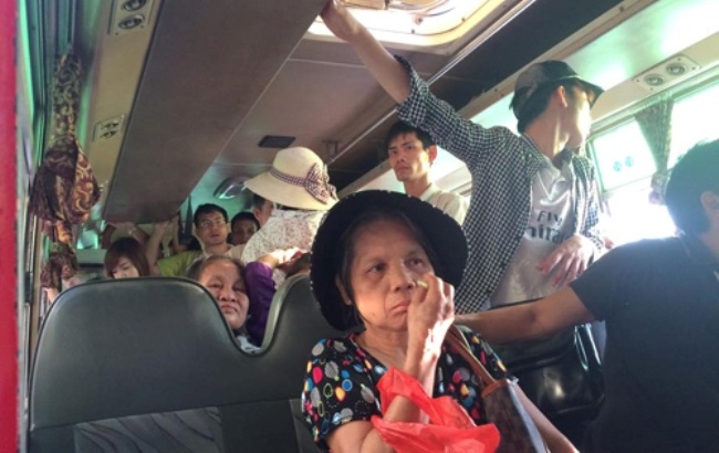 Xu phat 17 trieu dong xe 32 cho nhoi nhet 60 khach hinh anh