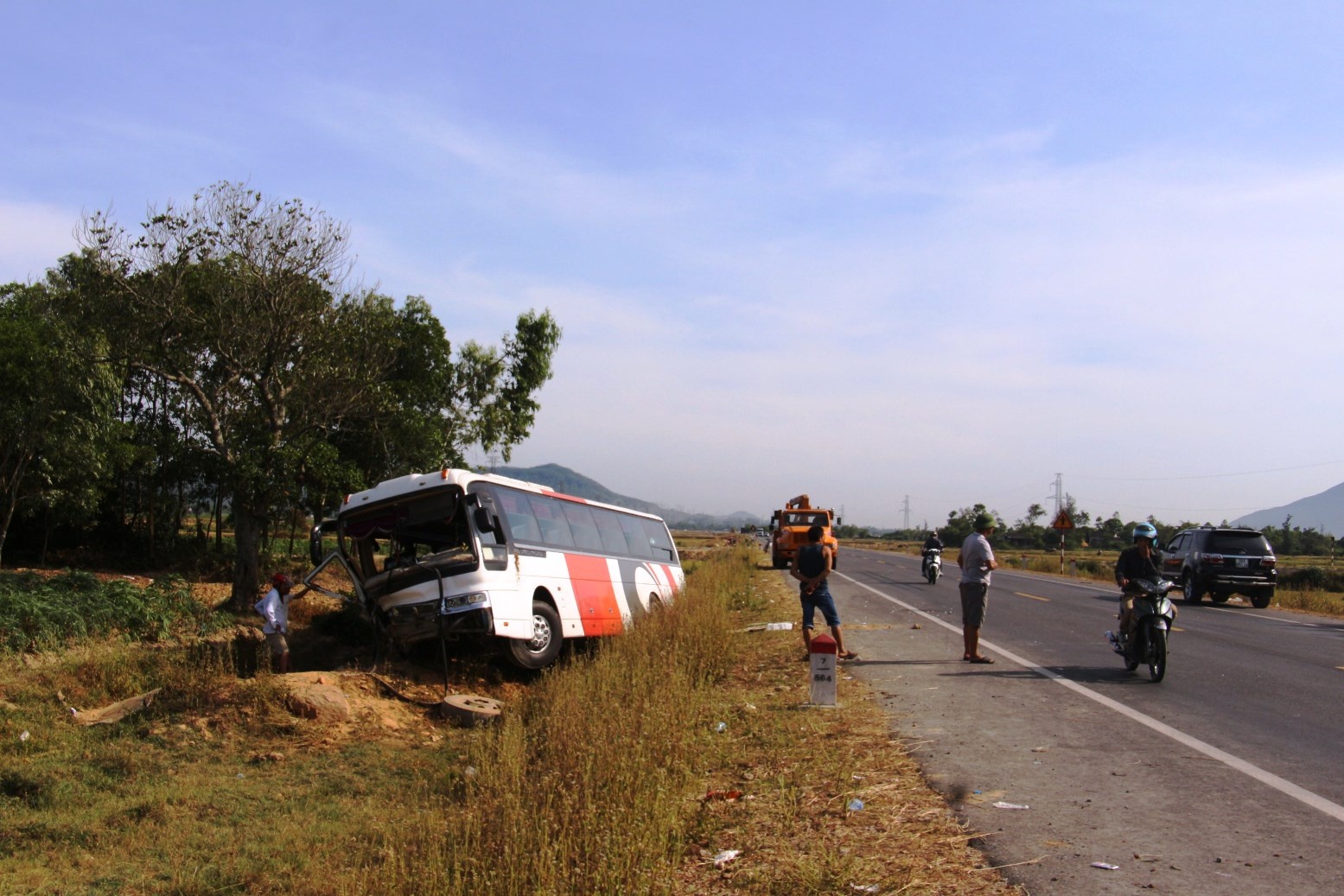 Hiện trường vụ tai nạn khiến cụ bị tông tử vong. Ảnh: Cẩm Minh.