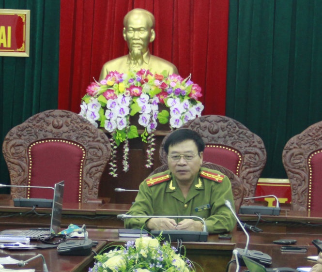 Nem da xe khach chi mang tinh bot phat hinh anh