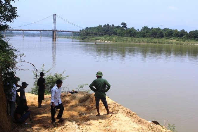 Cuu ban duoi nuoc, nam sinh 18 tuoi tu vong hinh anh