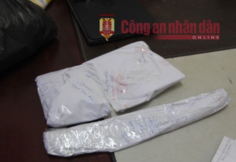 Hung khí thu được từ những lời khai của Hai. Ảnh: Công an nhân dân.