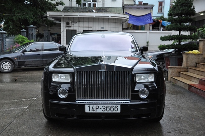 Tang Rolls Royce Phantom ung ho dong bao vung lu hinh anh