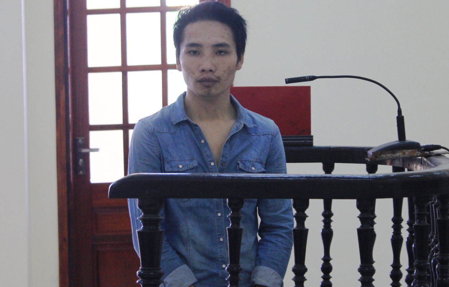 Hạ Bá Ku tại phiên tòa xét xử sáng nay. Ảnh: Phạm Hòa.