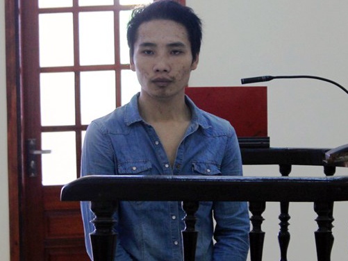 Tu hinh 9X van chuyen 20 banh heroin hinh anh