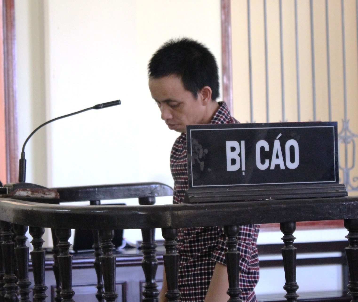 Dam chet nguoi tai dam cuoi roi den cong an dau thu hinh anh