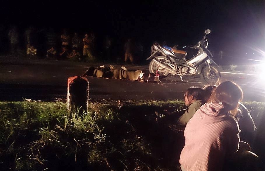 Be 3 tuoi tu vong do xe container can qua hinh anh