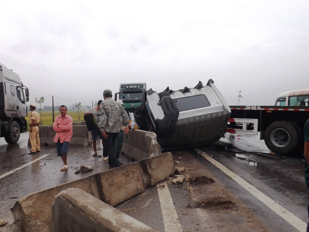 Hiện trường vụ tai nạn. Ảnh: Hùng Lê.