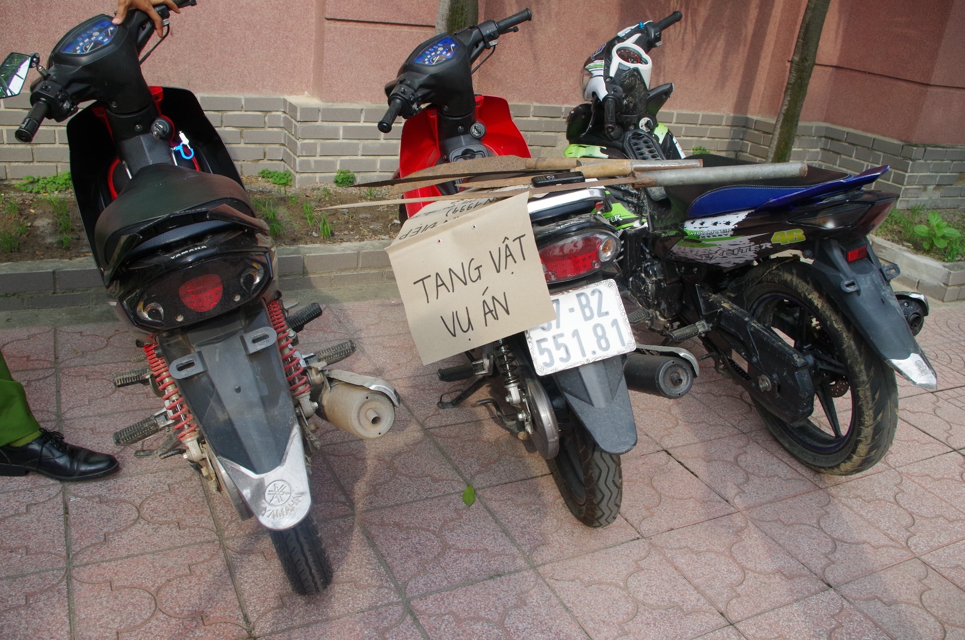 Một số tang vật thu được trong chuyên án. Ảnh: Vũ Đình.