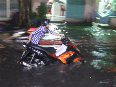 Sai Gon lai mua, Sai Gon lai ngap hinh anh