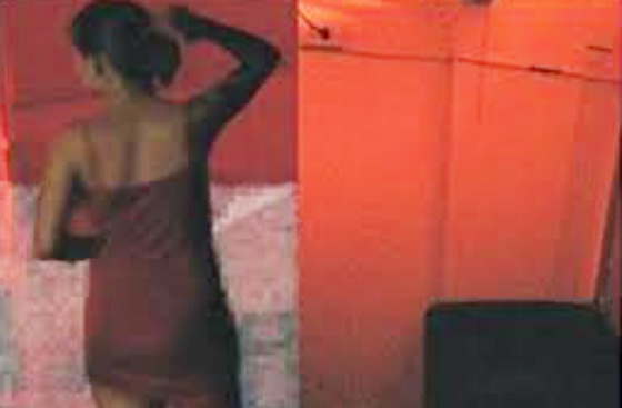 Bat qua tang 3 co gai kich duc cho khach o tiem massage hinh anh
