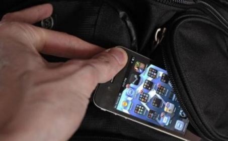 Ten trom iPhone 6 Plus bi bat khi vua ra khoi cua hang hinh anh