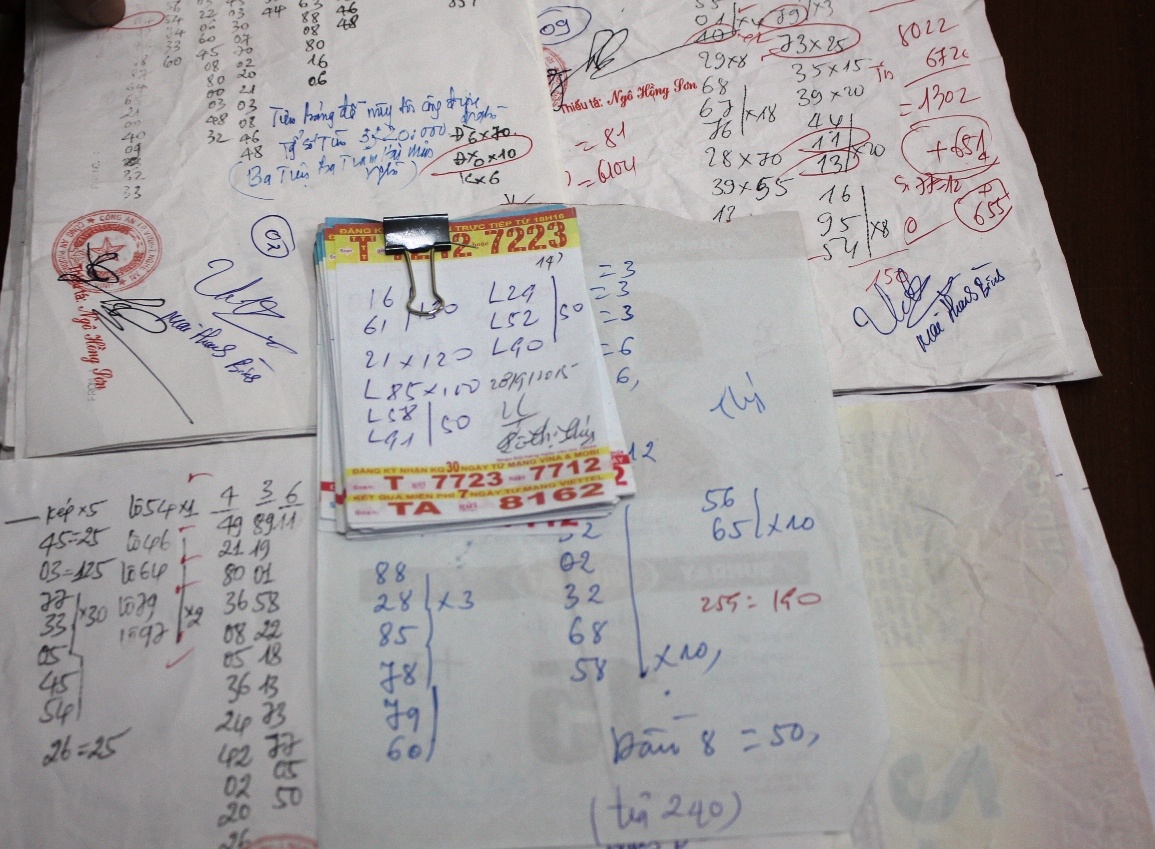 Cáp đề mà đại lý cấp 1 ghi lại của người đánh. Ảnh: Phạm Hòa.