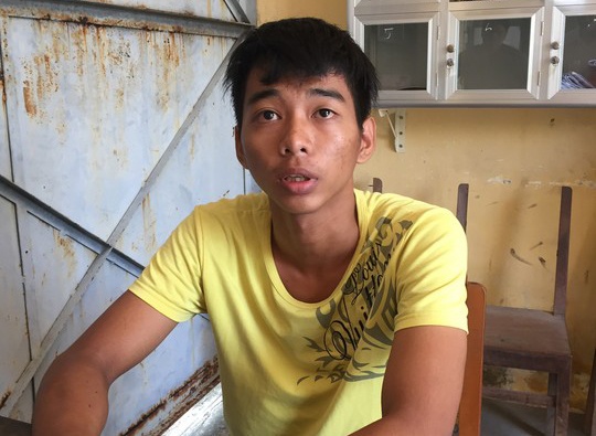Nam sinh lop 11 bi ban hoc cung truong danh tu vong hinh anh