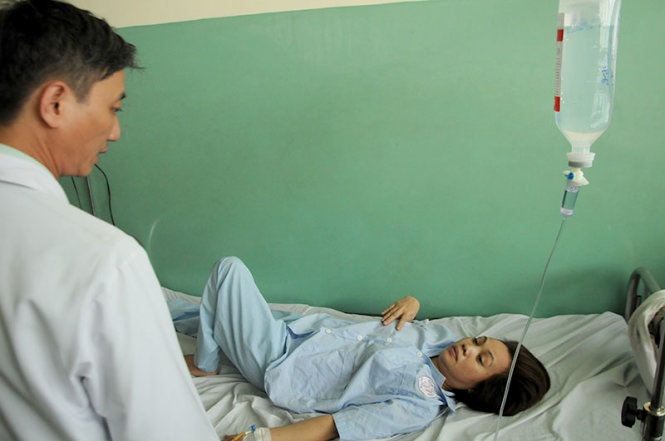 Bà Lê Thị Cúc, công nhân bị thương trong vụ tai nạn.