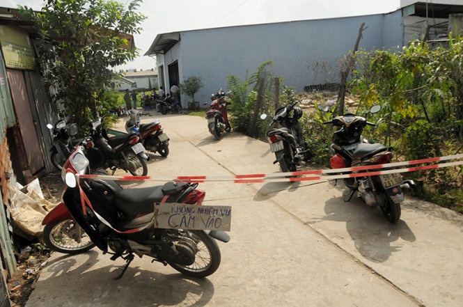 Hiện trường vụ việc được lực lượng chức năng phong tỏa đến khoảng 16g ngày 27/10.