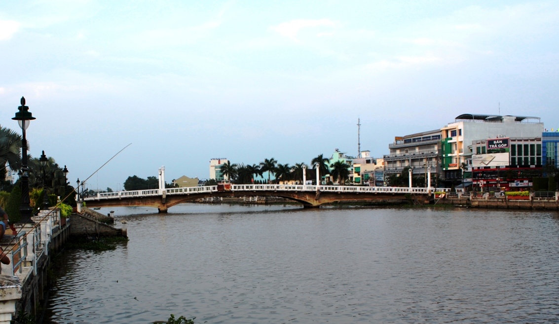 Nhiều người dân sống lâu năm ở tỉnh Long An sau đó đã gửi thư cho lãnh đạo TP Tân An bày tỏ sự tiếc nuối vì Cầu Đúc Tân An là một trong những công trình trên trăm tuổi, được xây dựng từ thời Pháp hiếm hoi còn lại cho đến nay, với thiết kế cầu đặc trưng của kiến trúc Pháp cuối thế kỷ XIX. 