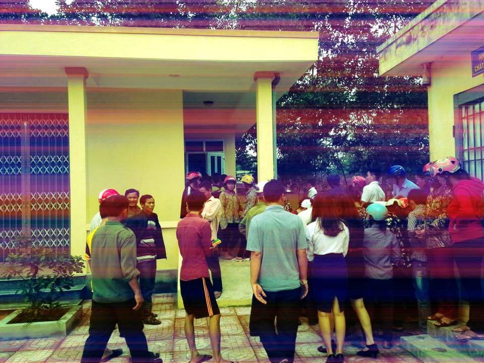 Chong chet, vo nguy kich trong khach san hinh anh