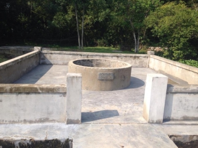 Giếng nước nơi phát hiện thi thể bé Linh Chi. Ảnh: Ngân Khánh.