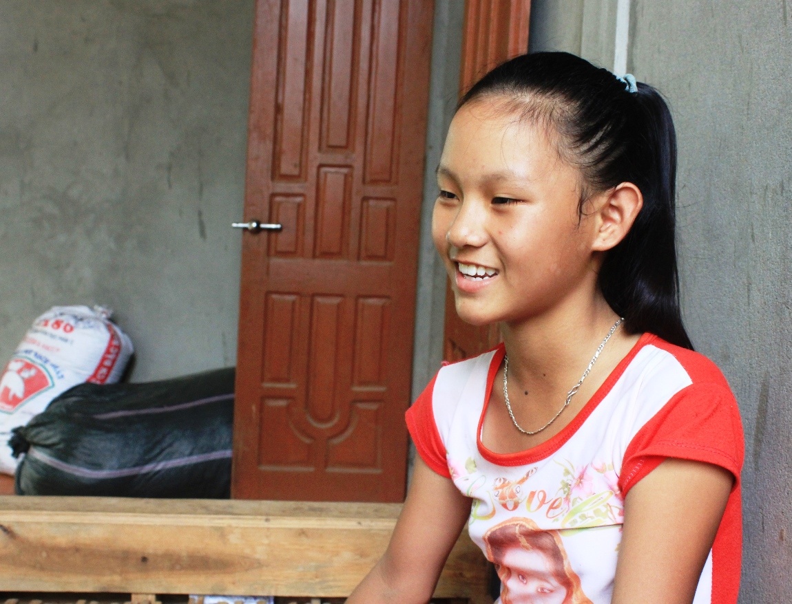 Nu sinh lop 6 cuu hai em nho thoat chet hinh anh