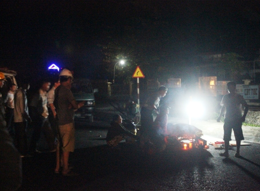 Di ve sinh canh duong sat bi tau hoa tong tu vong hinh anh